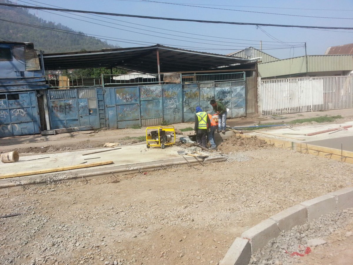 wuallon's tweet photo. Así se avanza en la repavimentación en Av. México del barrio Tejidos El Salto 
¡Vivir mejor es posible! https://t.co/r73I2Sse81