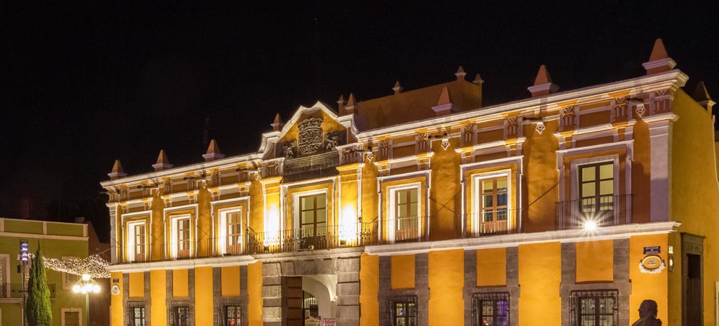 FrutaPuebla's tweet photo. El teatro más antiguo de América  recibirá a @elcaloncho &amp; @monlaferte en #monlafrutatour Puebla este 08 de abril 🍊🎶 https://t.co/7ajOFc2j7f