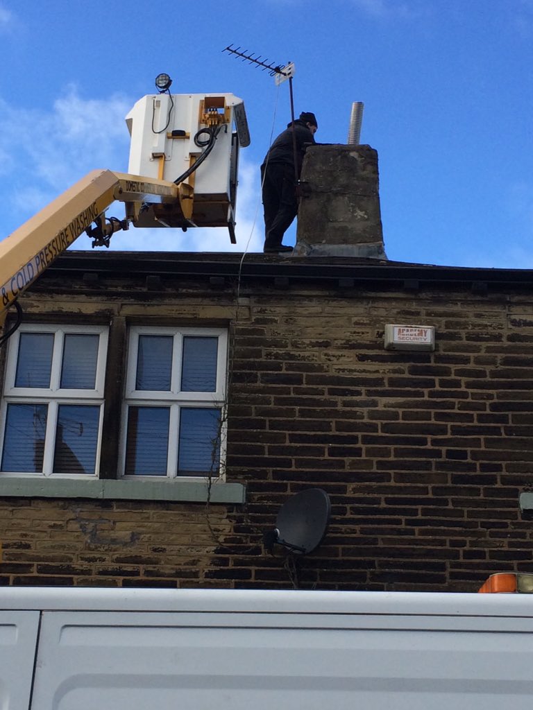 heatingmedic's tweet photo. Installing a flue liner with @Stovemedic https://t.co/l2vGBOTJBo