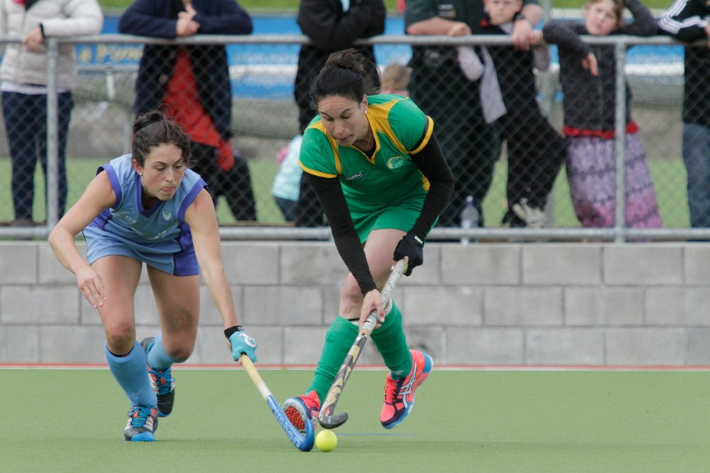FieldHockeyCan's tweet photo. Same girls, different colours! @FHC_WNT players bring experience abroad to Nat'l Team.

READ https://t.co/5FSH3GkBUT https://t.co/blJKKRY39d