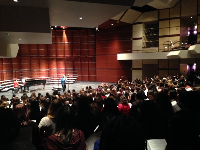 GE_choir's tweet photo. Working on Hope is a Thing With Feathers with Professor Holmes from Millikin! #acdasing https://t.co/chWIKY8KDv