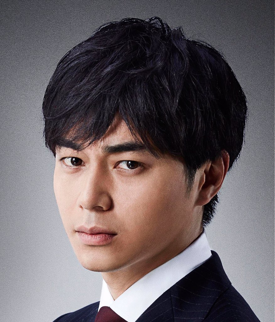 デスノート Lnw 公式 キャラ紹介 東出さん演じる三島はデスノート対策本部特別チームの捜査官 10年前のキラ事件と夜神月を徹底的に調べ上げ研究ノートを作成し デスノートヲタク と呼ばれる人物 デスノート16 T Co Vvlsupfjnd Twitter