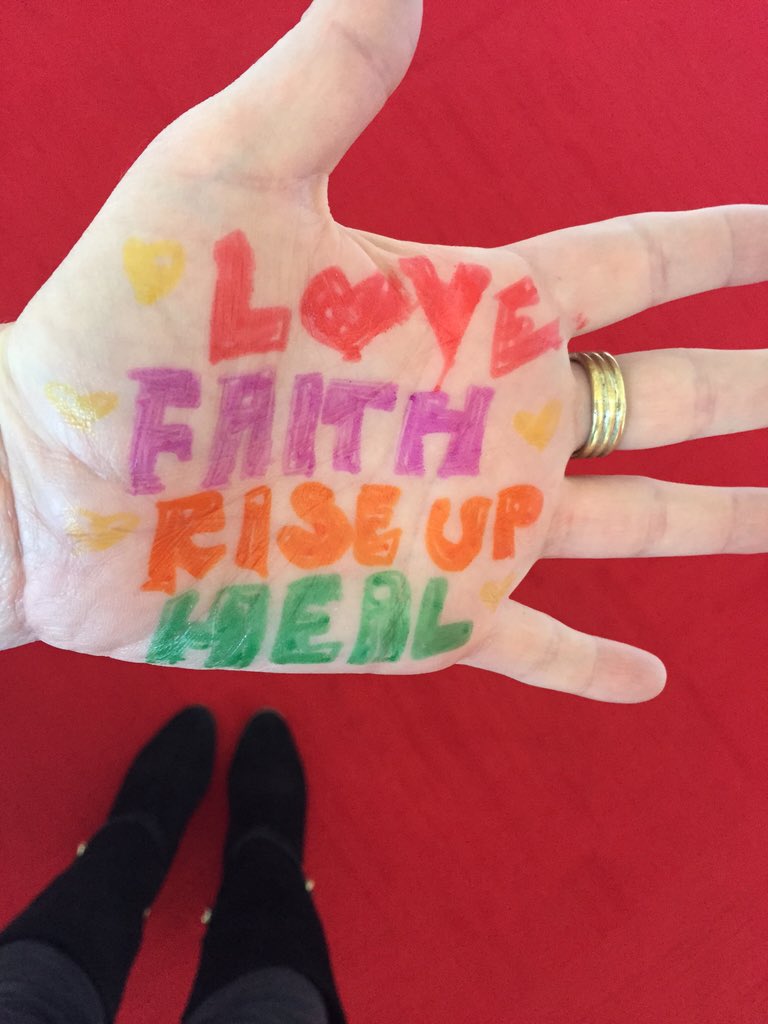 Ashley_Felts's tweet photo. #WorldCancerDay #WeCanICan #sparkitforward https://t.co/yB9r9iDLQb