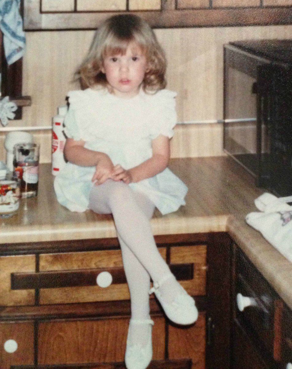 PipelineSocial's tweet photo. Our COO, Leslie, has always been quite the fashionista! #Fashion #Fashionsita #DatDressDoe ^JM https://t.co/lWWqqtYX3o