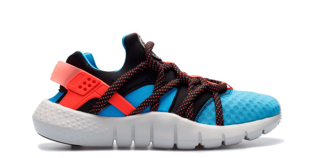 flightclub's tweet photo. Nike Huarache NM "Lagoon Blue." SHOP: https://t.co/fu2k5wrVZ4 https://t.co/Vi4BOdb2vH