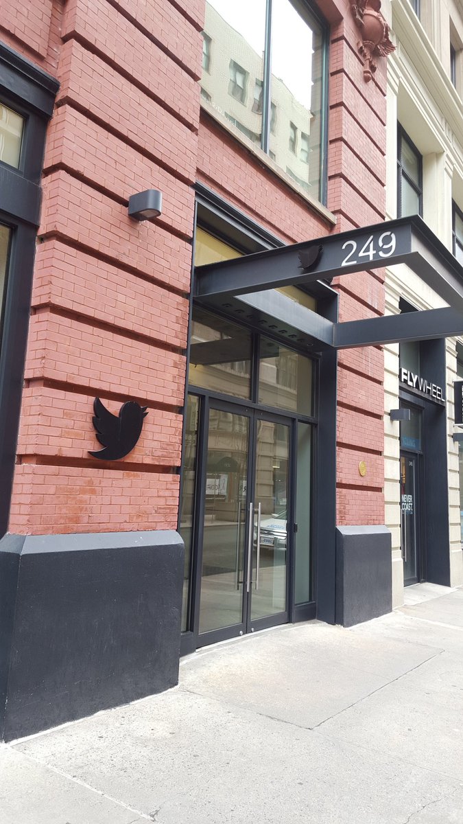 MRMadarasz's tweet photo. Thanks @svenburg for hosting today's round table and lunch @twitter #ibmtwitter #socialanalytics https://t.co/qc43C2jRKO