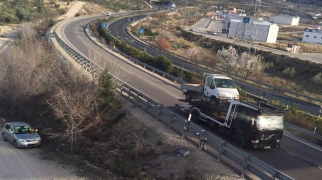 autofacil_radar's tweet photo. Las redes sociales estallan contra un ´radar oculto´ en Jaén https://t.co/dIaLx8DXv6 https://t.co/YLyI30AqK0