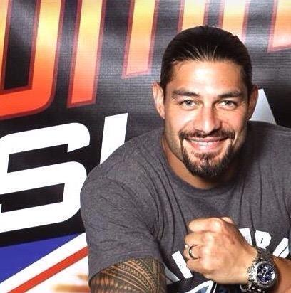 LeeshaNDessy's tweet photo. #Roman #LookingForward2Meetings #MaybeAHug #ButSurely #CheerHrtOut4Him @WWERomanReigns @romanreigns568 @NaomiWWE https://t.co/fxcO87HDXl