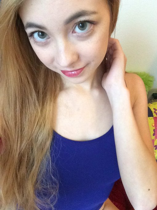 I'm online for once in my tiny life https://t.co/W4OMmyRTtu https://t.co/Mrbyx6ho7P<a href="/tag/mvsales"class="tags"><span>#mvsales</span></a>