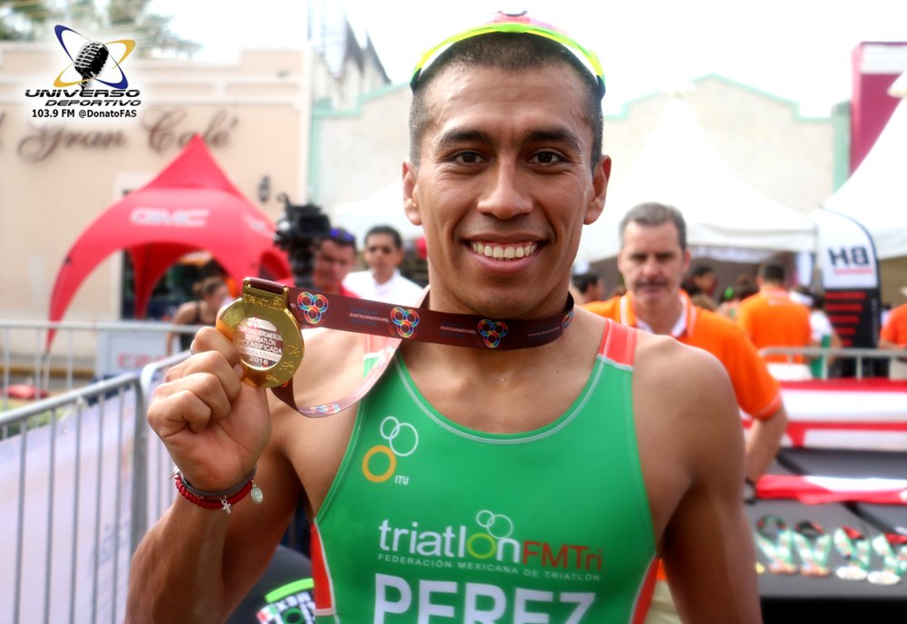Universo_Dep's tweet photo. @irvingperezp habló para @Universo_Dep en el #TriMerida 2016 (Oro Élite) [audio] https://t.co/f86ugiwZAW #Triatlón https://t.co/AgBNrHrUkx
