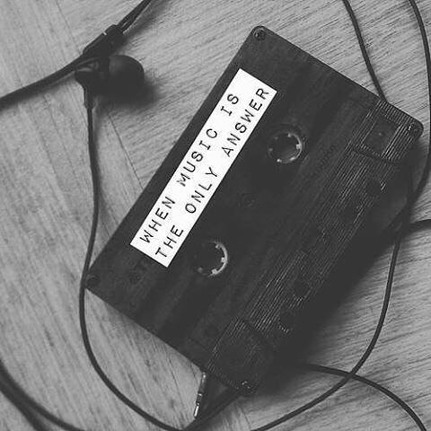 manhattanselfi's tweet photo. by jamieinspireme ...#Music #musicistheanswer #februaryquote #quote #quotes #nyc #newyorkcity #manhattan #hellofebr… https://t.co/1v4tR3xI8g