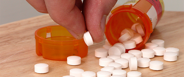 FDA_Drug_Info's tweet photo. FDA announces action plan to reassess the agency’s approach to opioid medications:  https://t.co/Z9Qwtt8RpM https://t.co/x7Z1SOTGkg