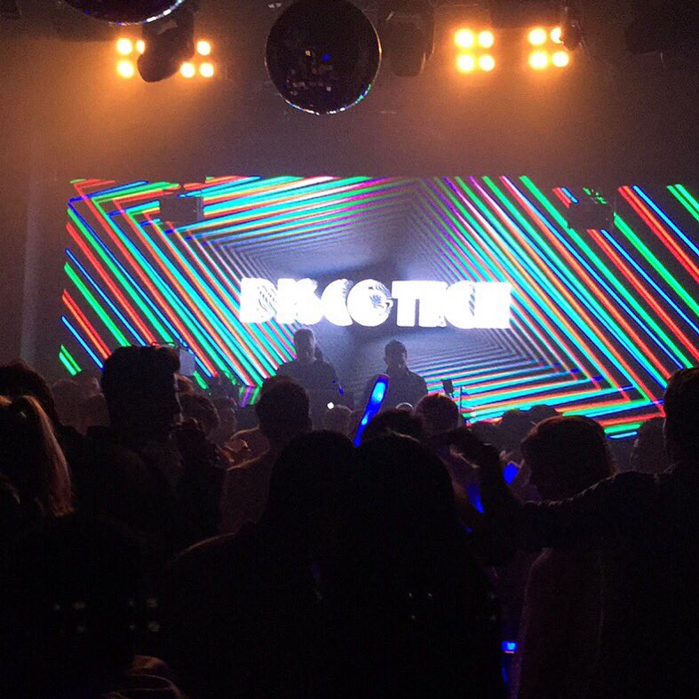 DiscoTechMusic's tweet photo. Right before the magic starts. https://t.co/40FWC05u96