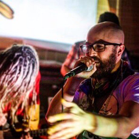 itspapafire's tweet photo. Lost in thought in action. #livemusic #hiphop #spectaclesband #wreckcreation https://t.co/XrKEyK0DDY