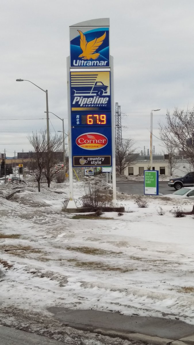 chris_evans79's tweet photo. Cheap gas in ottawa https://t.co/UuNOAN2PWS