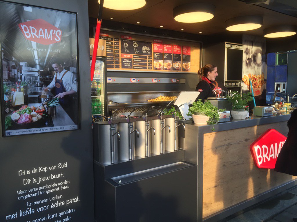 rsavelberg's tweet photo. Impressie #bramsfrites - helemaal 3.0 mét de allerlekkerste 'stoofs' @Kopvan@Zuid Rotterdam. #groeikracht ! https://t.co/Sk0mbS7Ufk