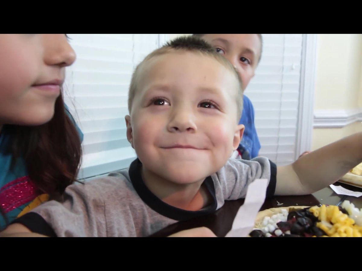 helloyoutubesub's tweet photo. #DatFaceDoh https://t.co/TZeGrgaI44