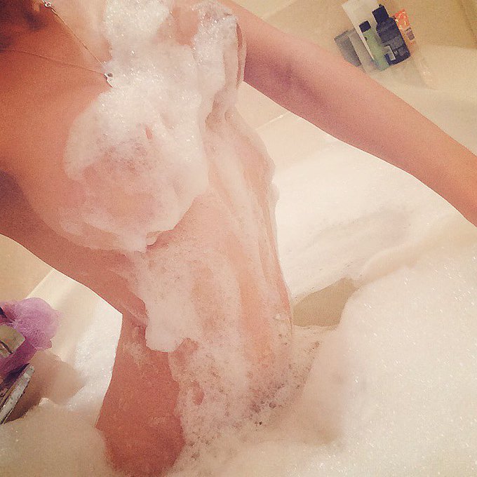 Sweet dreams #teamcyrusxxx 💋 https://t.co/Frv31QWmee<a href="/tag/teamcyrusxxx"class="tags">#teamcyrusxxx</a>