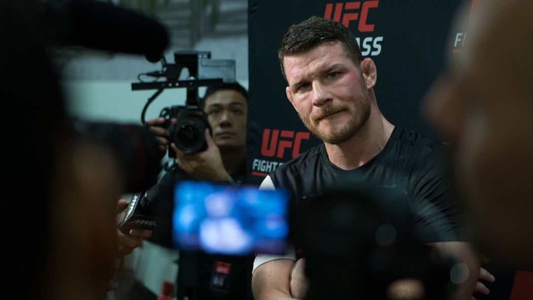 MMAFighting's tweet photo. VIDEO: Michael Bisping media scrum (@ekc) https://t.co/NjjgvdrlqV https://t.co/ypK5PM8NYL