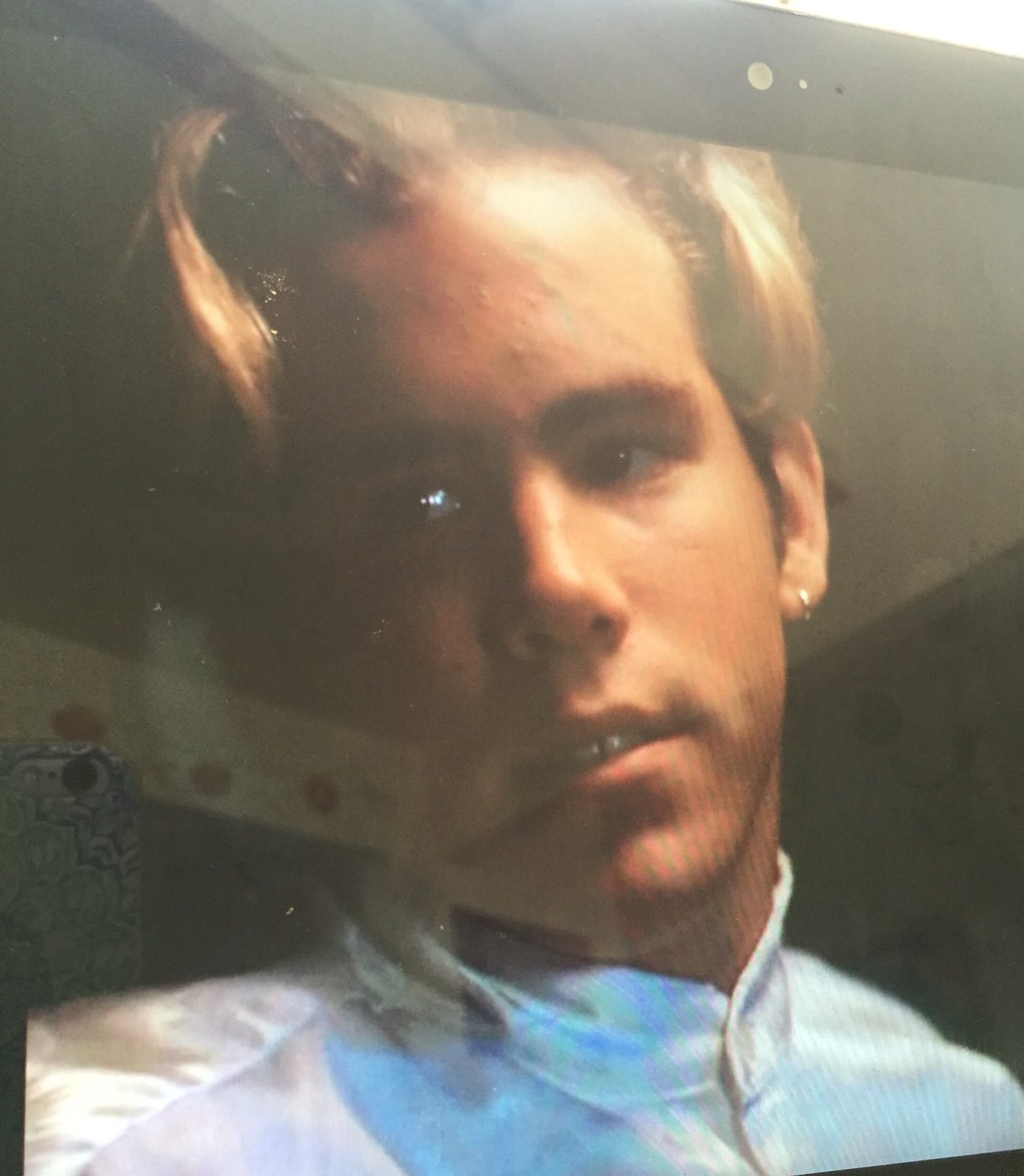 Aimee_City's tweet photo. Am I the ONLY one who remembers @VancityReynolds as the popular jock in Sabrina the Teenage Witch? 😂#RyanReynolds https://t.co/augHdFgjEU