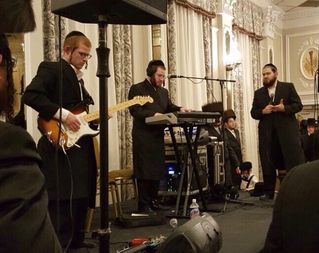 Booming KJ away tonight are the phenomenal brothers <a href="/sheaberko/">Shea Berko</a> as singer and <a href="/ABerko/">Amponsah Berko</a> doing the keys <a href="/BerkoBrothers/">Berko Brothers</a>