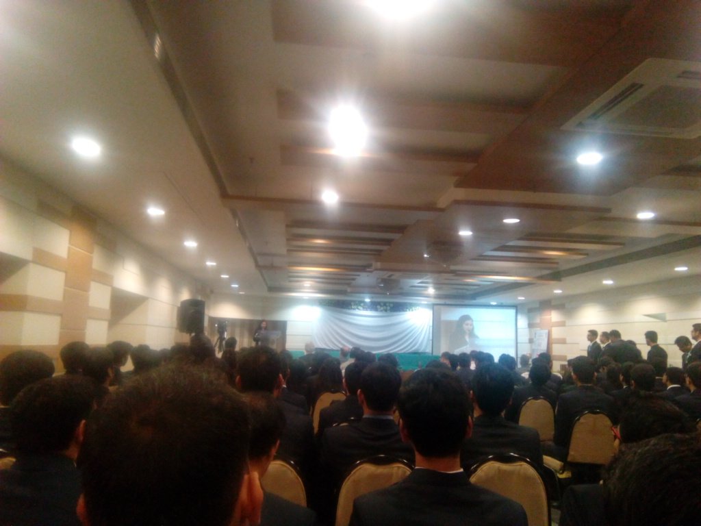 simsree's tweet photo. #SIMergence16 #live https://t.co/iXnRmDaesG