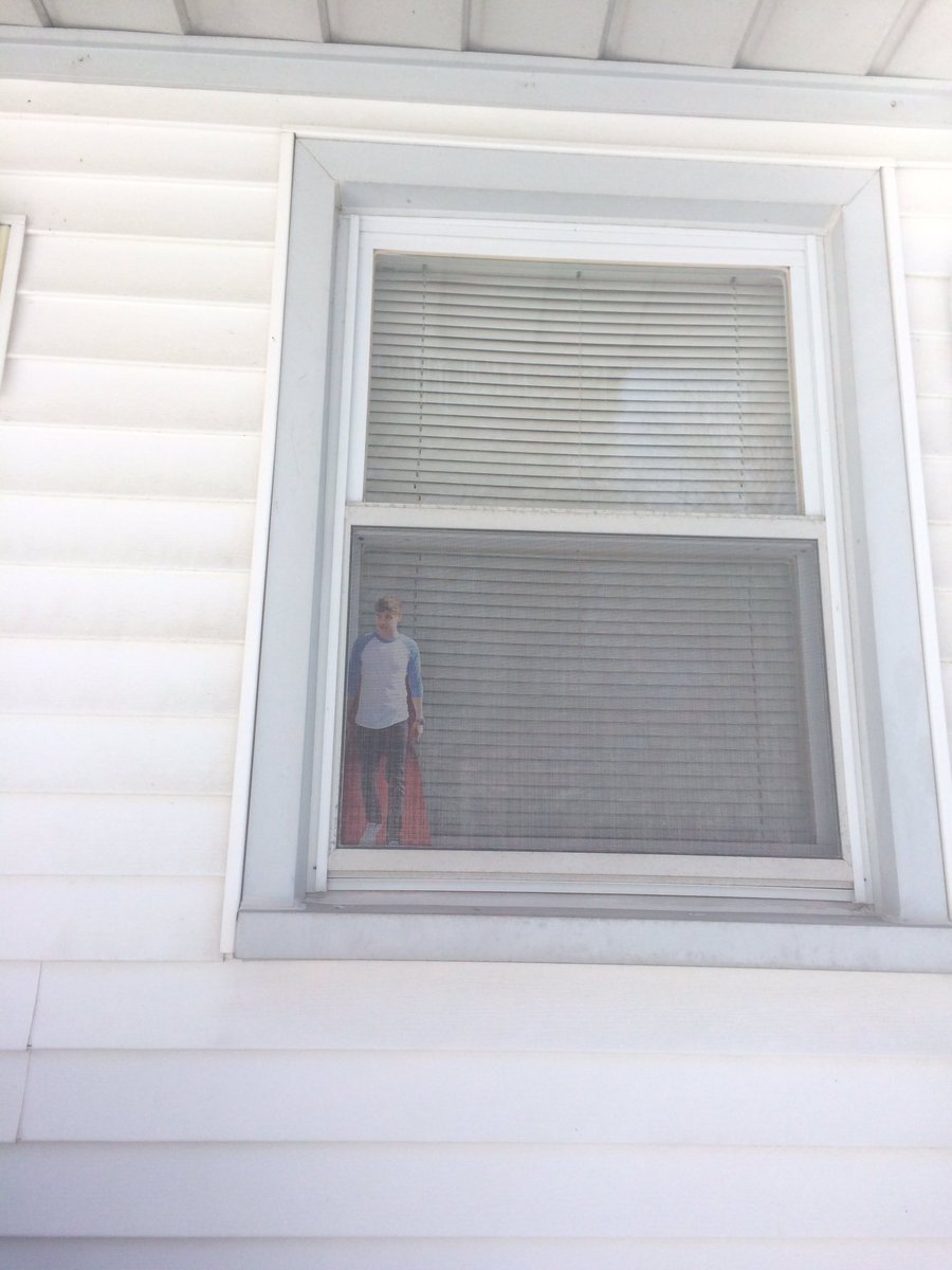 keepdrivingnjh's tweet photo. my sister has had this mini Liam cutout in between the glass window and screen for months, he's just been chillin😫😅 https://t.co/Nv9Cfq7SFw