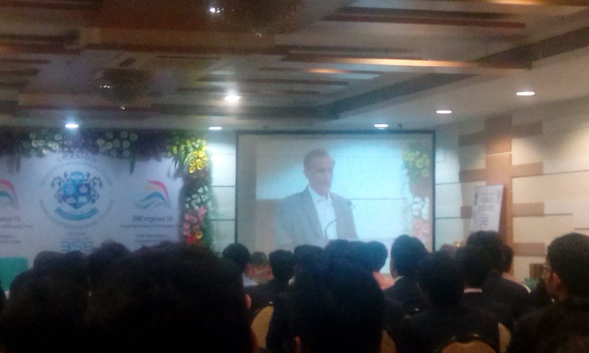 simsree's tweet photo. Mr.Keyur @keyurthakore speaking about 'Innovation'... #SIMergence16 #live https://t.co/fTUc036iZc