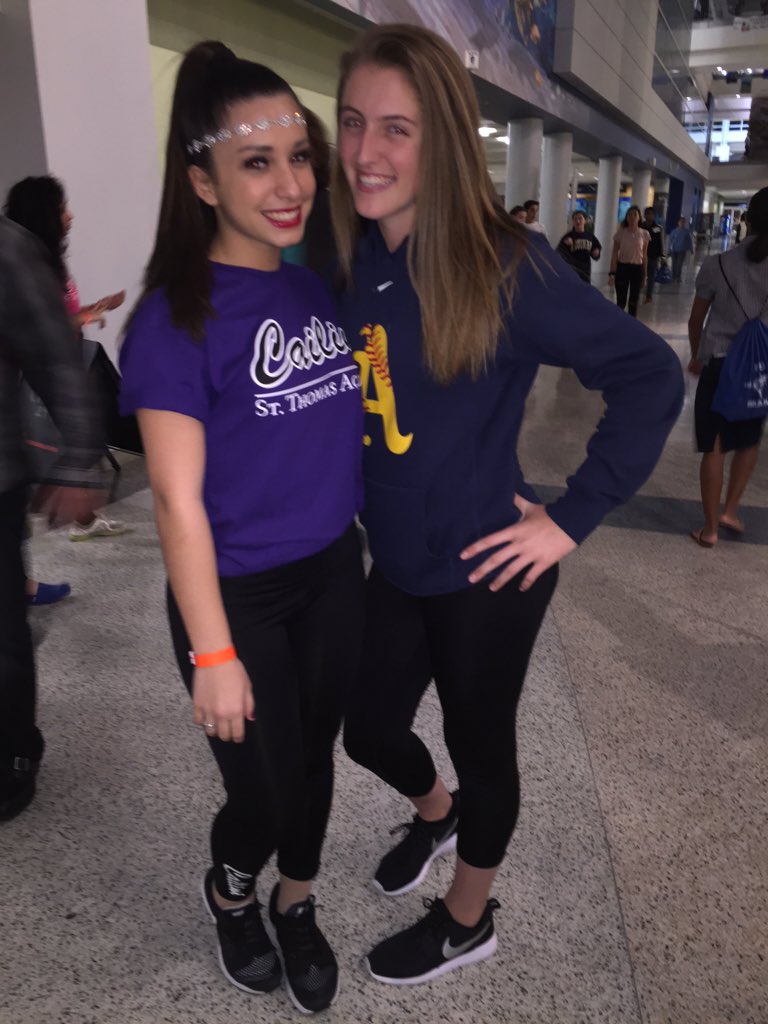 mpatterson05's tweet photo. 4th never felt so good💙💛 #cailini https://t.co/hG1KOAF2nC