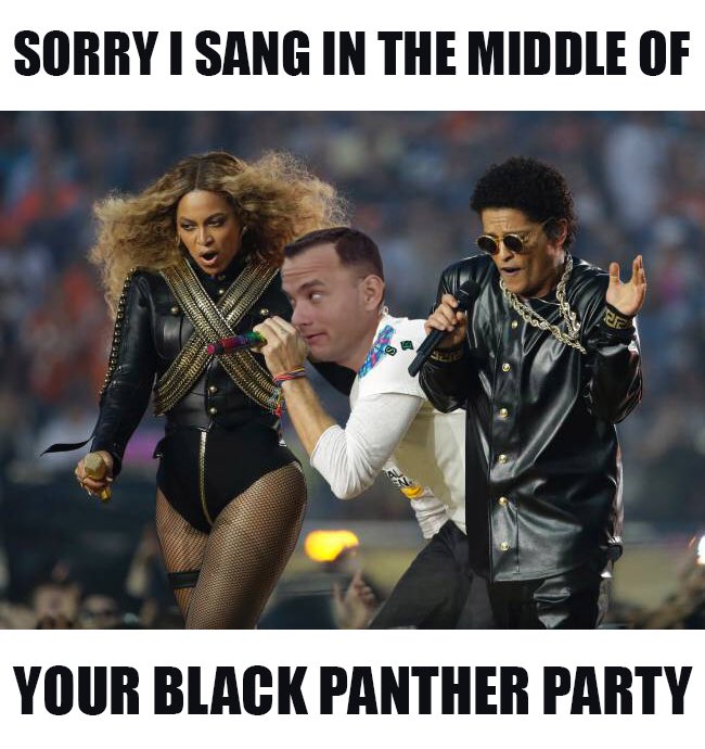 coltybearz's tweet photo. First Jenny, now Bruno and Beyoncé😂 #ForrestGumpStrikesAgain #SuperBowlMVP #ThirdWheel https://t.co/6ZV9tPuM5S