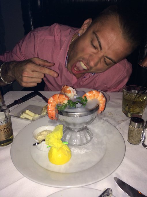 Shrimp cocktail at @MastrosOfficial with @DrDLifestyle ? #lifestyle #datingcoach #thegoodlife #thefinerthings