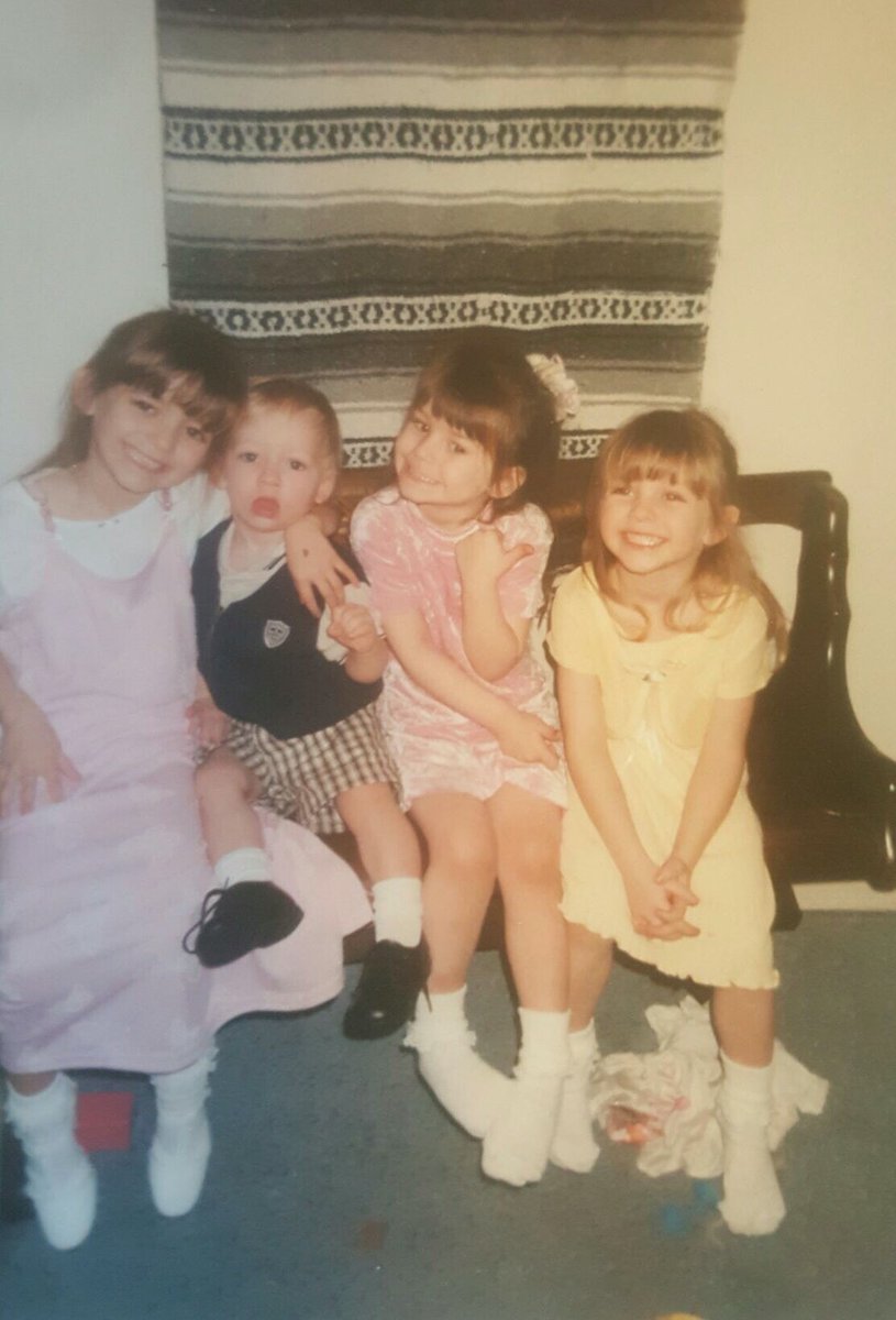 catie_ash's tweet photo. Killin the game since 95' @ashiaash12 @jess_ashhole #twitterlessangel #PS our grandma is a freaking babe 😍 https://t.co/iO2V69mbnq