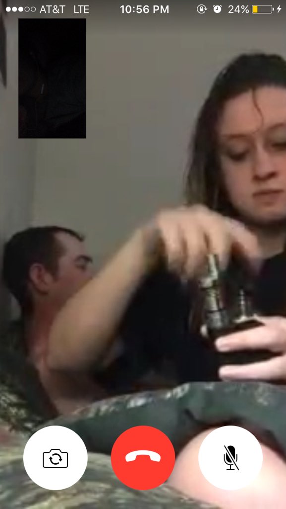 brooklynbush4's tweet photo. FaceTime calls from my sweet sweet friends aka my relationship goals https://t.co/rE0t2ZQuuZ