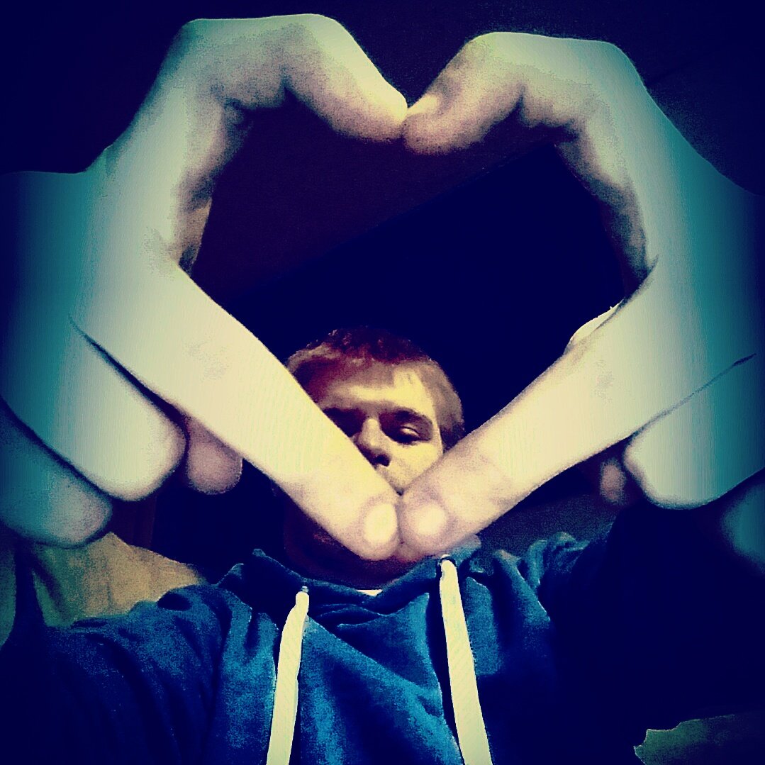 SubZeroRewind's tweet image. I was shown this heart symbol by someone I used to call my my best friend :) I'll never forget this #ForeverLove