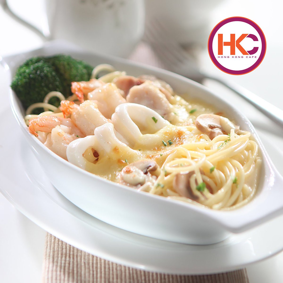 hkcafe_id's tweet photo. MAKAN 2x BAYAR 1x, tanpa syarat! MAU? Hanya di Hong Kong Cafe @GandariaCity LG fl. #TodayYouEatTomorrowWeTreat https://t.co/vL0YxVRJmq
