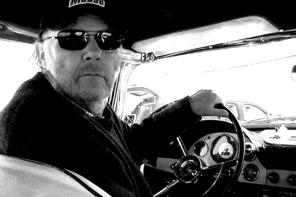 RockFM_ES's tweet photo. .@Neilyoung quiere el DEPÓSTIO GRATIS y el año entero de gasolina que regalamos. ¡Queda poco tiempo! #Autoretrauto https://t.co/myfVVIpiPh