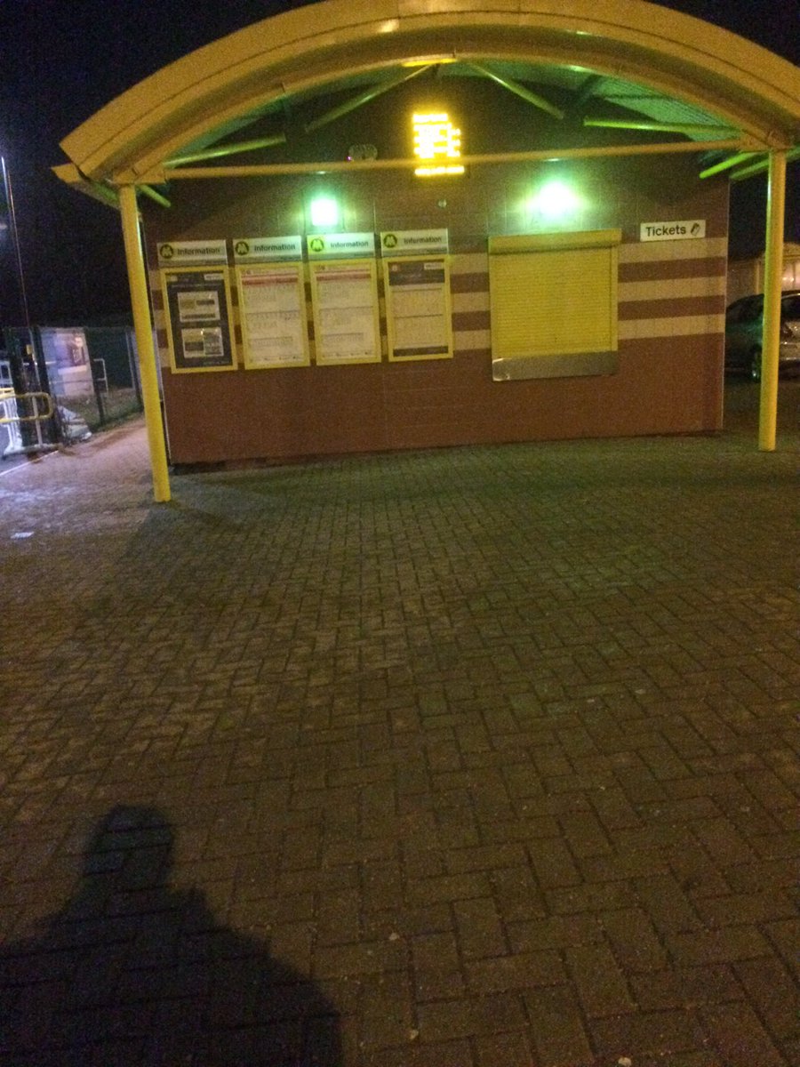 kerrie317's tweet photo. @northernrailorg how are we meant to buy tickets when he will not open the shutters https://t.co/dktWNwKchx