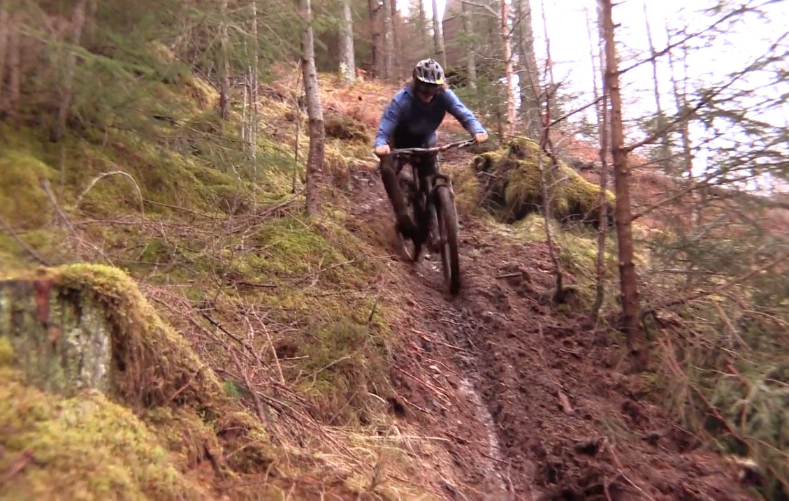 mbrmagazine's tweet image. Joe Barnes gives a wet weather riding masterclass on Slop Mountain
trib.al/MZyFTFH
