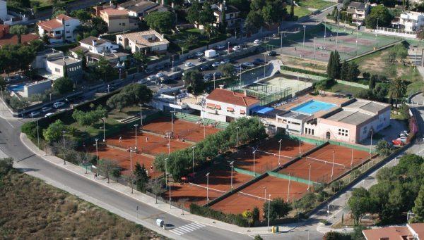 CARDIOSAFE1's tweet photo. Ya tenemos luz verde para convertir en unos pocos días el @CTVilanova en Espacio #cardioprotegido @FCatTennis https://t.co/CEU9vmcDka
