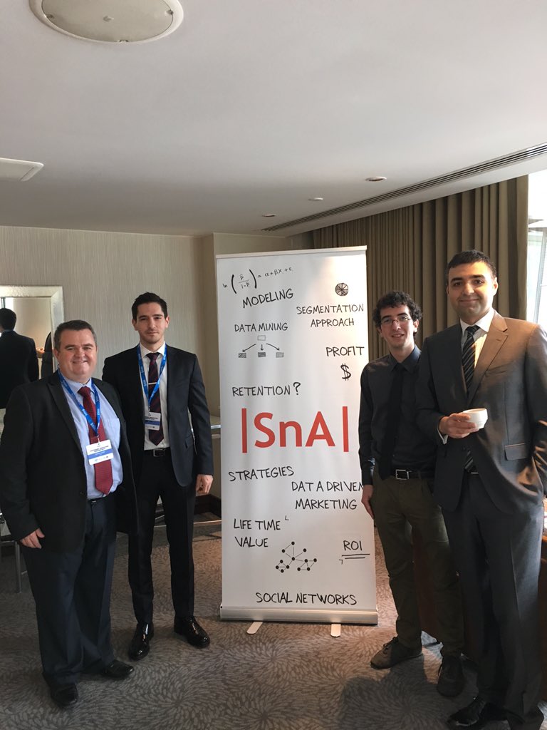 SAS_Turkiye's tweet photo. Etkinlik sponsorlarindan is ortagimiz @sna_consult bölge alliance direktörümüz Steven Harris'le.#veriyleinivasyon https://t.co/1TmGoPKqh4