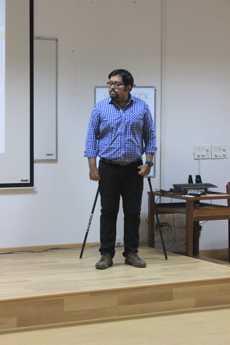 Amplifi_SaaS's tweet photo. Our third #startup for the day @RefYaar pitching with lots of hand gestures. 😊 #amplifiximepitchday https://t.co/bK5gxXRQ6r