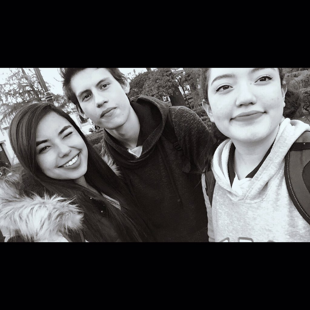 JustinNeey's tweet photo. 👩🏻❤️👱🏻👩🏼 https://t.co/uOeMdW6GvD