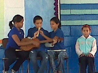 ModSanEsteban's tweet photo. #Trio Como llora una Estrella #Bellas #Miorgullo #PuroTalentoLarense #Multitalento #41Aniversario Escuela los Sauces https://t.co/e0VeRZHnOe