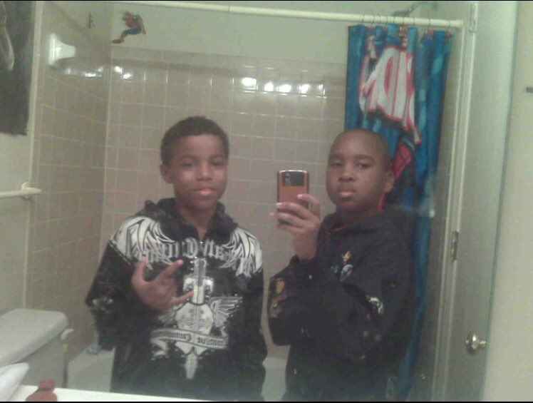 lil_dukes_'s tweet photo. Throw back #NLMB #FreeTb https://t.co/Cx9Gp9IADi