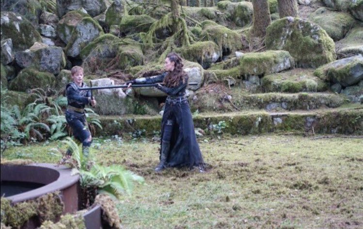 carmilla_movie's tweet photo. #The100 Behind the scenes💕 #The100Season3 #Clexa #Bellarke #HedasBack #ClexaisReal #The100BTS #The100Week #Lexa https://t.co/szzn44VbPA