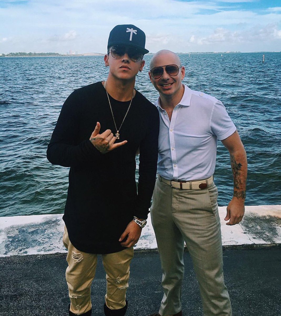 KEVINROLDAN's tweet photo. Grandes movimientos se avecinan @pitbull https://t.co/2C7cLRUjlJ