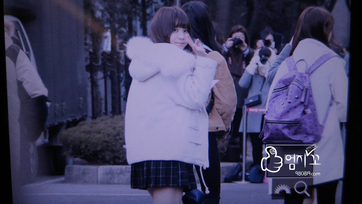[여자친구] 오늘자 뮤뱅 출근길 | 인스티즈