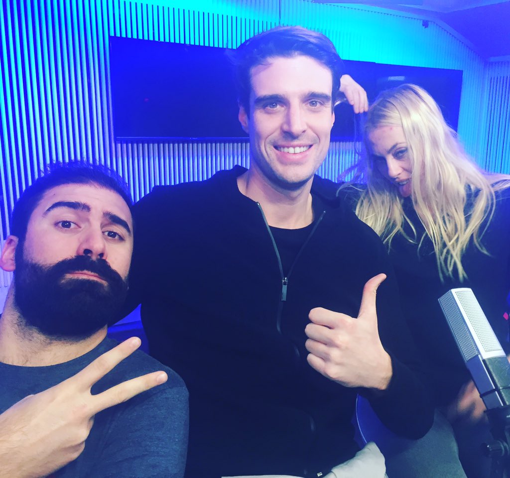 Radiotubers40's tweet photo. El despistado de @jorgescremades se ha pensado que era viernes y se ha colado en el estudio! #NoTeCortes557🎈 https://t.co/GXJIz0tG9L