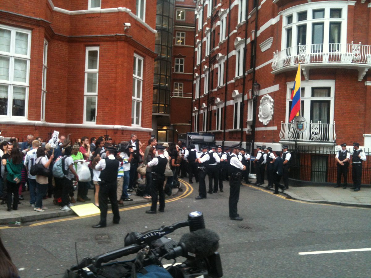 WISEUpAction's tweet photo. Arbitrary detention. #Assange #Uncharged https://t.co/e9DYNz16Vv
