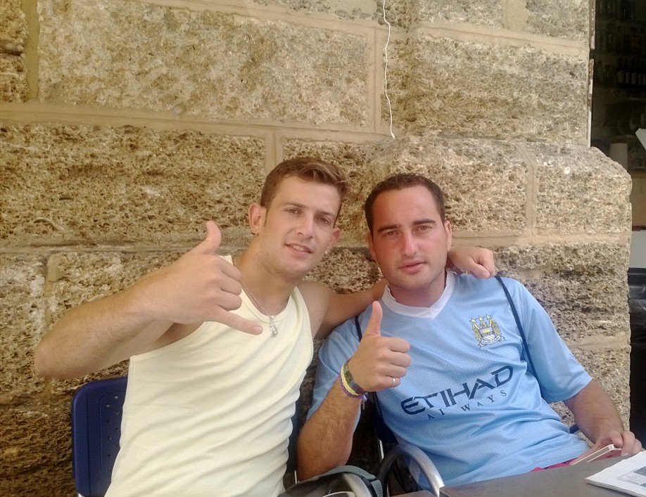 Ricar10bonilla's tweet photo. Hoy toca felicitar a mi bro @sergioelias9. Un año mas compartiendo nuestra gran amistad. Te quiero hermano https://t.co/t5d8tTc6CA